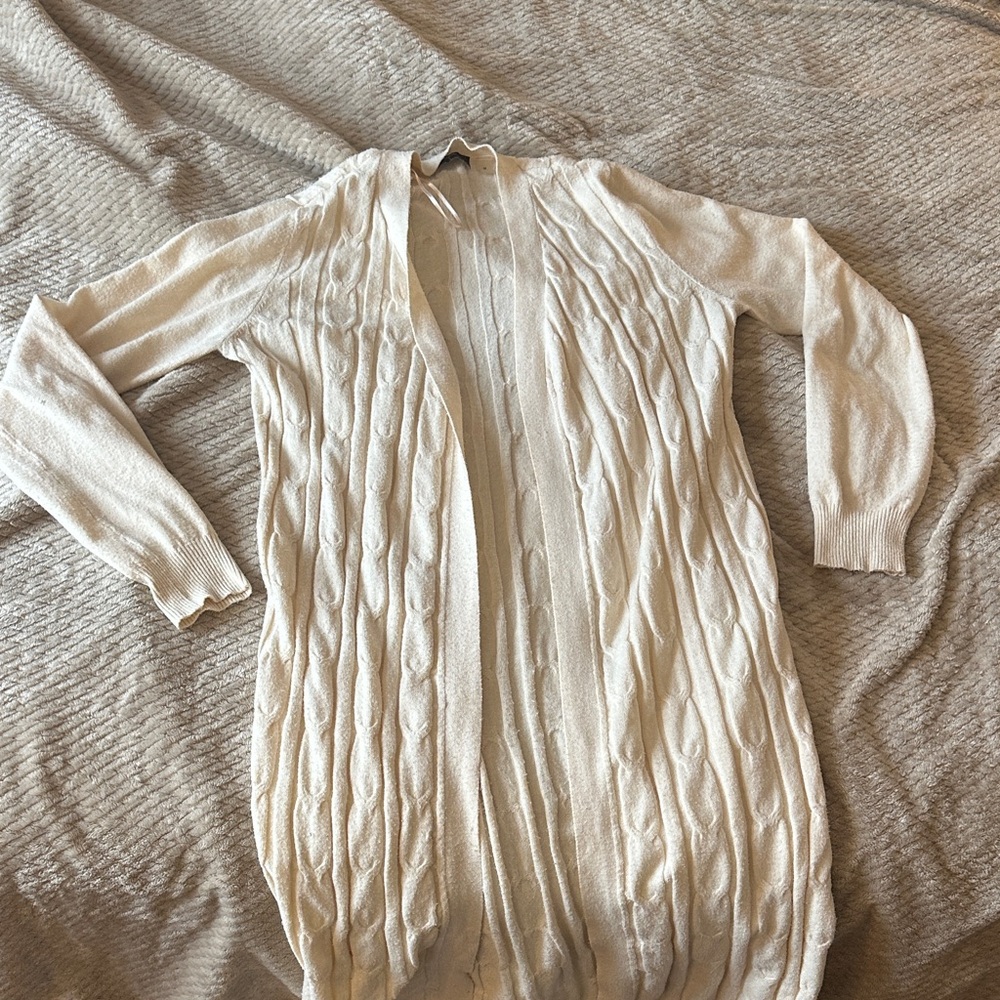 Tahari Ivory Knit Sweater